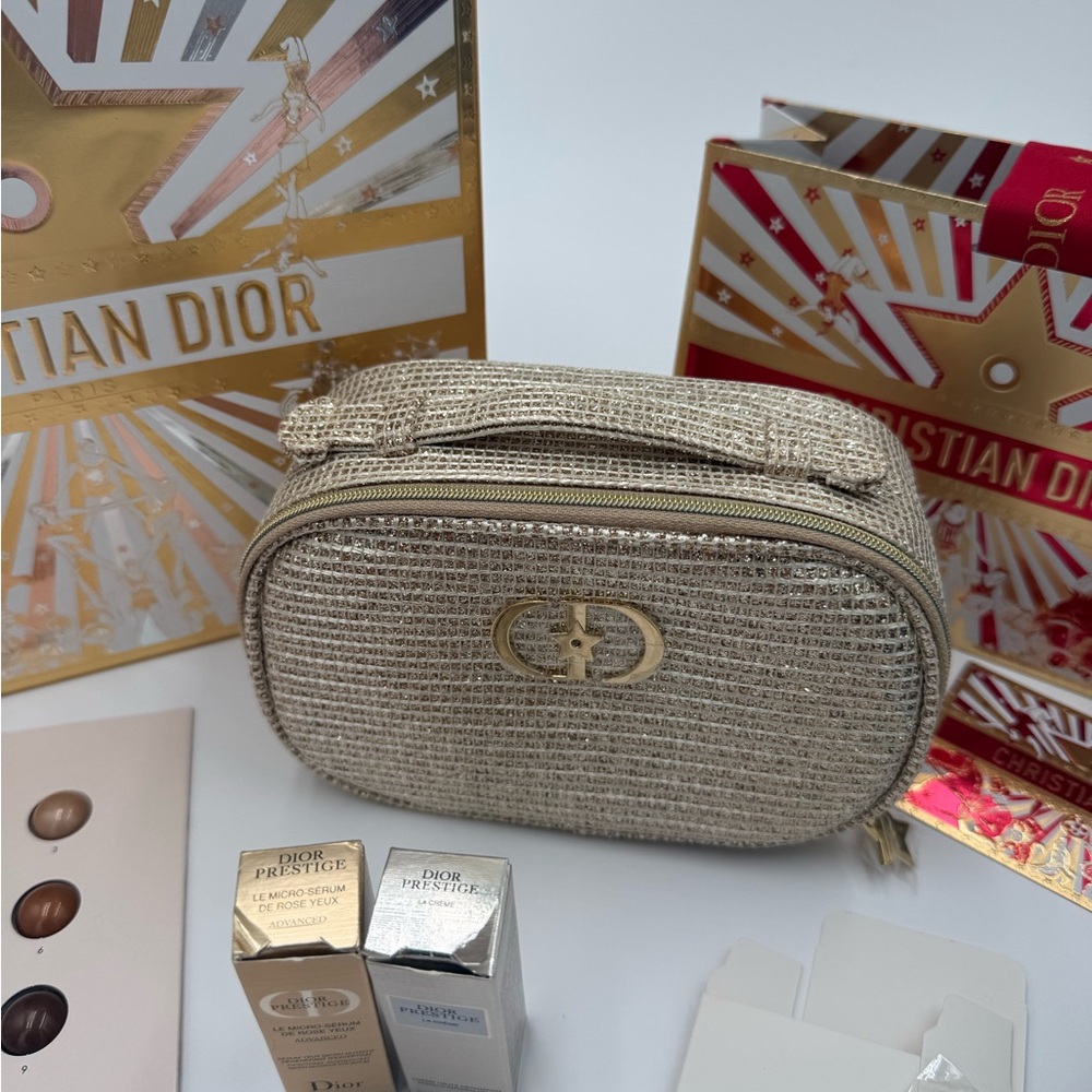 Dior Gold and Navy Holiday Makeup Set - Picture 2 of 10